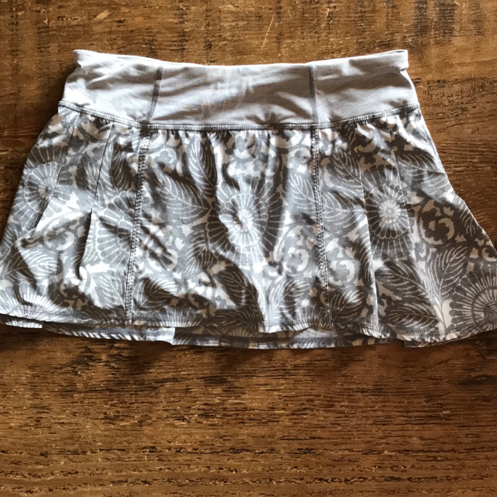 Lululemon pace setter skirt